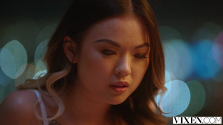 Vixen.21.05.14.Lulu.Chu.And.Oliver.Flynn.Playing.The.Market.1080p.mp4
