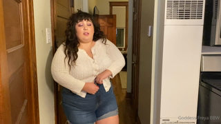 251080020_feedee-girlfriend-is-introduced-to-your-parents-you-ve-be_0.mp4