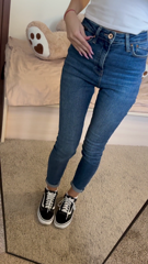 I touch myself in front of the mirror especially for you-(1920p50).mp4