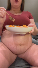 1295198601_one-last-meal-with-my-huge-pregnant-gut-i-devoured-this-mea_0.mp4