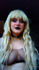 132854243_tw-degradation-i-degrade-you-for-being-a-fat-pig-scroll-a_0.m4v