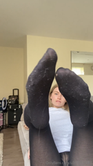 1343337122_nylon-feet-up-in-the-air_0.mp4