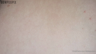 695500810_close-up-of-my-belly-skin-and-stretch-marks_0.mp4