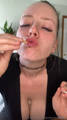 1122961006_in-this-almost-20-mins-stuffing-video-of-spicy-mexican-food_1.mp4