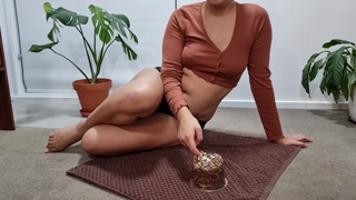 296679566_so-my-feeder-surprised-me-with-this-chocolate-cake-he-made_0.m4v