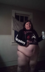 829132457_stuffing-my-fat-face_0.m4v