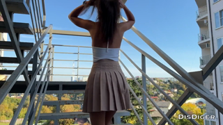 Public Sex in Nature with a Charming Brunette_DisDiger_1080p.mp4