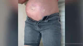 725092210_me-enjoying-my-belly-this-week-trying-on-jean-shorts-that-di_0.m4v
