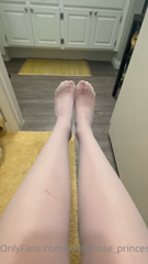 206100446_some-short-little-pantyhose-asmr-for-you-i-love-the-sound-o_0.m4v