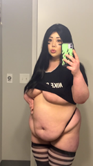 950272613_this-is-what-i-will-be-wearing-when-you-come-home-from-work_0.mp4