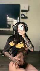 0hq81c7yhlluzgbg8x7e9_source.mp4
