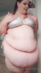 420767704_late-night-shenanigans-i-absolutely-love-my-holographic-b_3.m4v