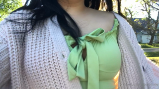 327037884_the-way-they-jiggle_0.m4v