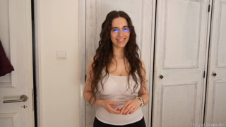 ElizaTheModel - Sister's Friend Gives You A HandJob.mp4