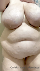 524733288_look-i-can-clap-with-no-hands-some-up-close-and-persona_0.m4v