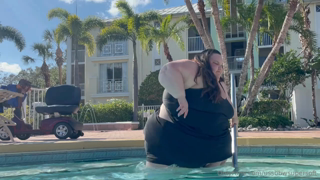 1525338347_its-swim-time-i-cannot-tell-you-enough-how-much-i-love-t_0.mp4
