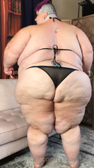 190168592_its-the-sound-of-this-big-heavy-hanging-belly-clapping-for_0.m4v