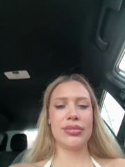 Girl-Mia_2026-04-30_04-09-10_568.mp4