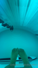 609895821_like-if-you-enjoy-feet-content_0.mp4