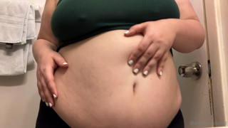 533632796_just-a-lil-belly-hang-update_0.m4v