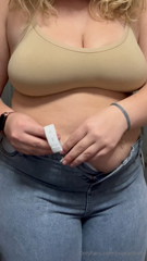 1496233873_having-some-fun-eating-and-playing-around-with-maternity-jea_2.mp4