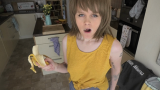 Sydney Harwin Sisters Itchy Ass Crack.mp4