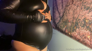 1243539494_oh-no-my-halloween-costume-shrank-pov-youre-getting-re_1.mp4