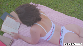2020.12.03 Intimates - Casey Calvert - Curl Up With Casey [2160p].mp4