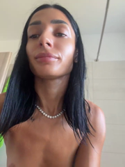 Vicky_luxe_2026-08-22_03-32-30_584.mp4
