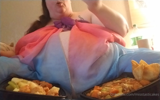 1275860720_mmmm-there-s-nothing-i-love-more-than-a-take-out-feast-in-be_3.mp4