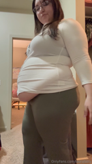 1538171882_look-how-much-gut-is-out-of-my-shirt-and-how-round-it-lo_0.mp4