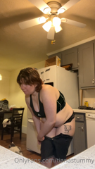324368005_pov-you-are-my-fridge-at-4am-watching-me-dance-around-the-k_22.m4v