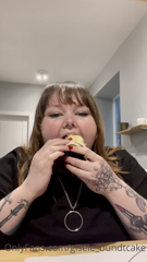 263114006_cant-even-stop-stuffing-my-face-at-work_0.m4v