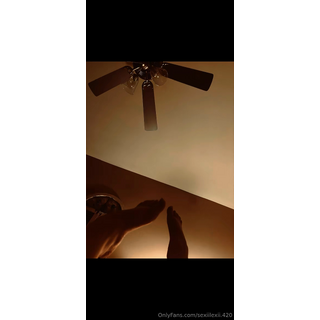 itsmemphishxe_Pretty_girl_~_Pretty_feet💕😜HMU_for_more_content)_4074854389.jpeg