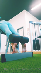 gym teasingwhat is there hotter than that honestlyam definetly going to rub my kitty to this.mp4