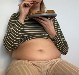961615833_march-all-day-stuffing-2nd-breakfast-toast-and-eggs-fee_1.mp4