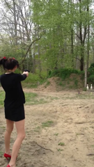 Sexy Girl With a Gun - Публикувано на 29.04.2012 от AliciaAemiseggerXO.mp4
