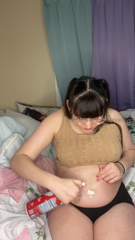 1509385223_hey-loves-my-big-belly-cream-what-more-could-you-ask-for_0.mp4