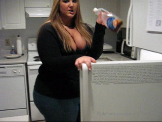 1032212379_hello-my-darlings-i-have-been-terribly-ill-the-past-few-wee_6.mp4