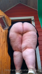 424812065_oh-no-getting-stuck-in-the-same-doorway-without-any-panties_0.mp4