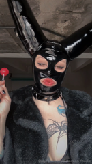 1236711336_do-you-like-how-i-suck-my-lollipop_0.mp4
