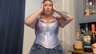 1617225831_free-videohooking-up-with-your-bartender_0.mp4