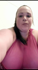 347309009_stream-started-at-06-21-2022-10-28-pm-come-hang-out-with-me_0.mp4