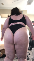 124916963_mmm-some-cute-pix-a-lil-booty-shaking-clip-and-a-mythology_0.m4v