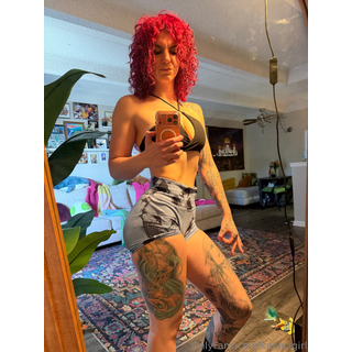 kenisagirl_2702591568_source.png