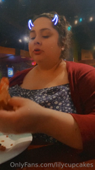 520051441_went-out-for-some-pixza-look-at-those-ham-arms_0.m4v