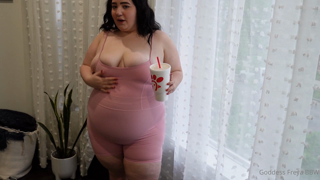 1055816205_i-m-addicted-to-food-i-m-a-total-food-addict-and-i-m-in-d_0.mp4