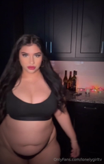 1467449380_horny_0.mp4