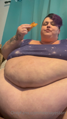 407105310_stuffing-my-giant-growing-belly-for-yall_0.m4v