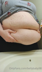 196696207_mmmm-i-ve-been-feeling-soooo-heavy-and-fat-and-bloated-recen_1.m4v
